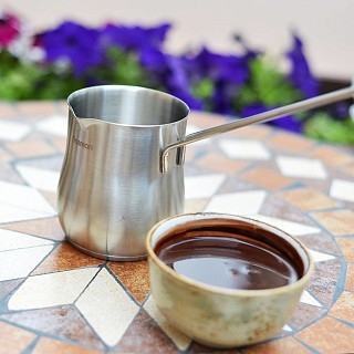 Турка для варки кофе Fissman 8x9 см / 550 мл с индукционным дном (3310) Турка для варки кофе Fissman 8x9 см / 550 мл с индукционным дном (3310)