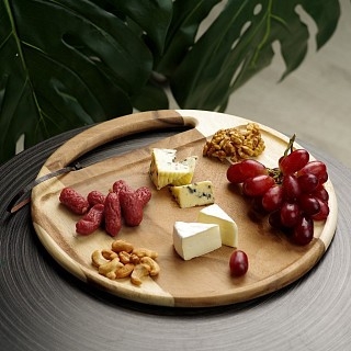 Разделочная доска Fissman 31x1,5 см акация (8037)