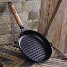 Кругла пательня-гриль Fissman з дерев`яною ручкою 24x3,5 см чавун (4045)
