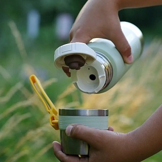 Термос Fissman 600 мл колір світло-зелений нержавіюча сталь (9877)