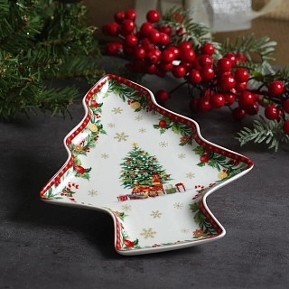 Блюдо Fissman NEW YEAR 19,5х16,5 см фарфор в форме елки (13816)