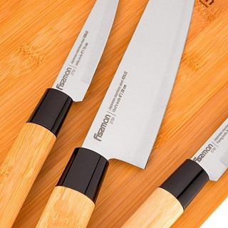 Набор ножей Fissman 4 примета с разделочной доской 420J2 сталь. (2750)