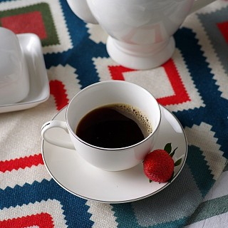 Кружка Fissman ALEKSA 250 мл с блюдцем фарфора (3899)