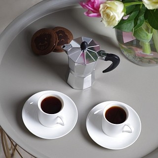 Гейзерная кофеварка Fissman на 2 порции / 120 мл с 2 чашками и 2 блюдцами алюминий (3324) Гейзерная кофеварка Fissman на 2 порции / 120 мл с 2 чашками и 2 блюдцами алюминий (3324)