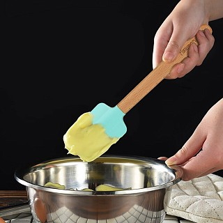 Лопатка Fissman 28 см ESSENTIAL з дерев`яною ручкою силікон (1117) Лопатка Fissman 28 см ESSENTIAL з дерев`яною ручкою силікон (1117)