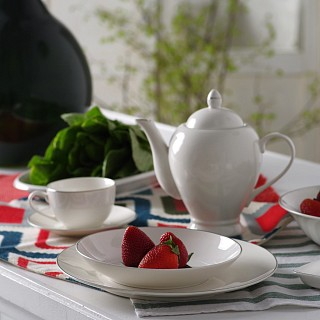 Тарелка Fissman ALEKSA 20 см фарфор (3896)