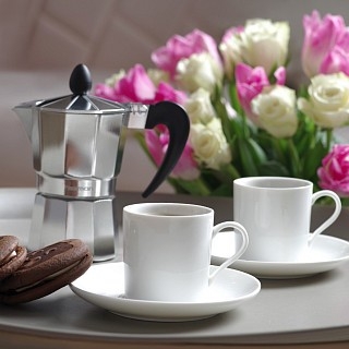 Гейзерная кофеварка Fissman на 2 порции / 120 мл с 2 чашками и 2 блюдцами алюминий (3324) Гейзерная кофеварка Fissman на 2 порции / 120 мл с 2 чашками и 2 блюдцами алюминий (3324)