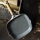 Сковорідка-гриль Fissman SHADOW BORNEO 28x4,5 см (5069)